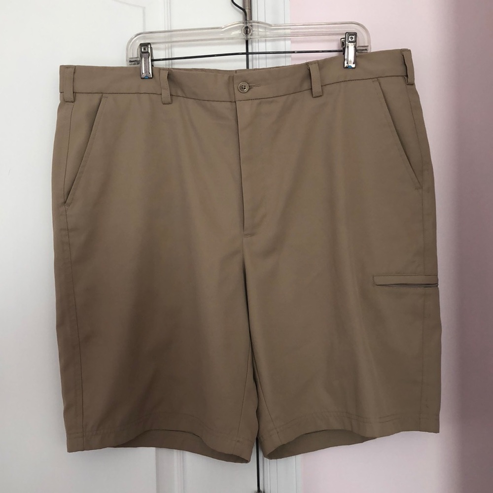Pebble Beach tan shorts size 40 GUC